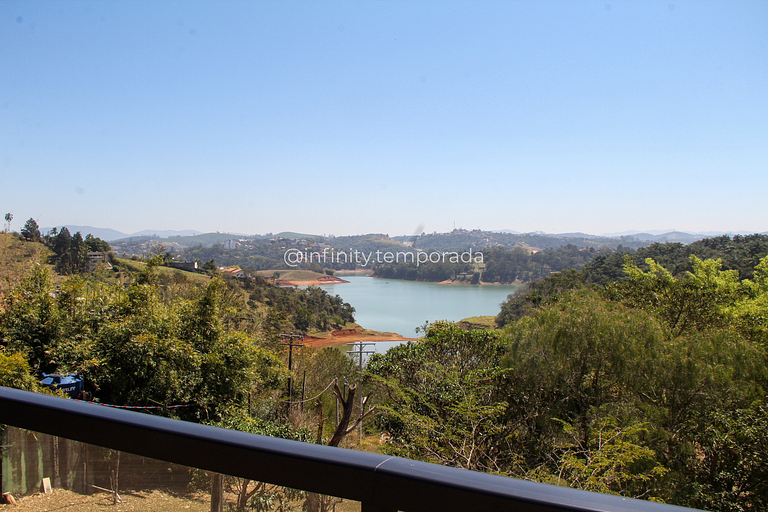 Igaratá Retreat Surrounded by Nature with Pool