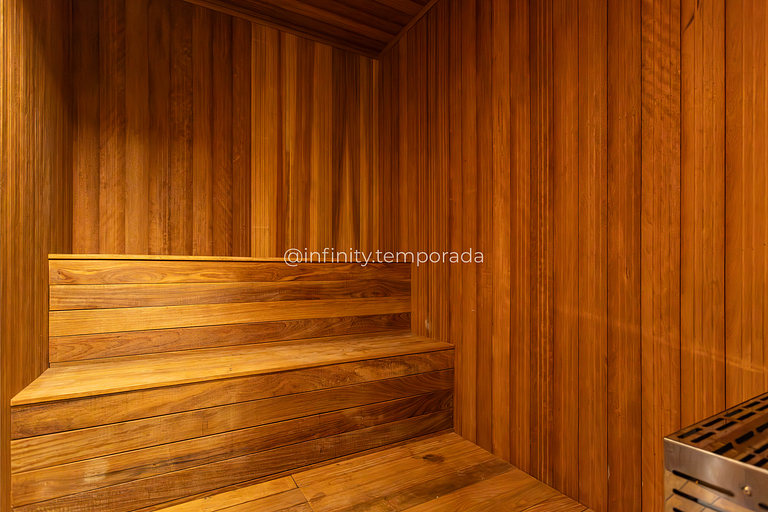 Cozy Apartment | Pool, Sauna & 350m from the Metro