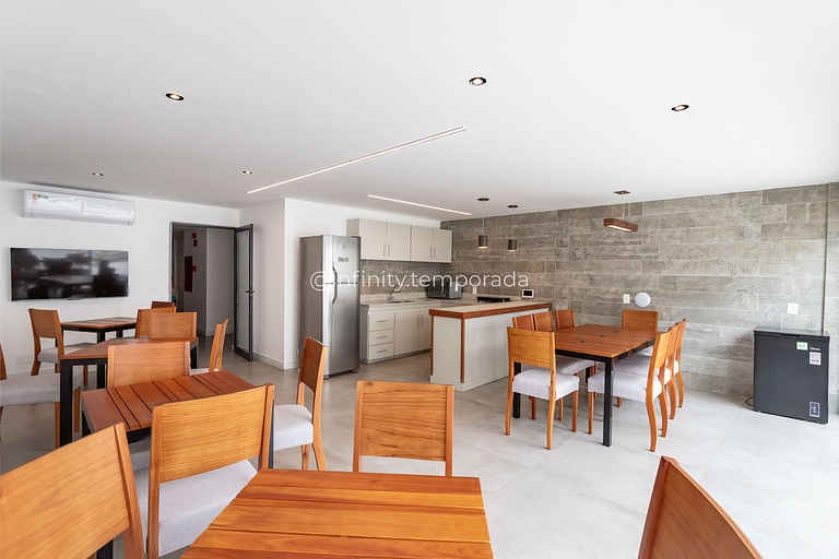 Cozy Apartment | Pool, Sauna & 350m from the Metro