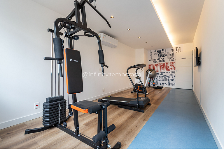 Cozy Apartment | Pool, Sauna & 350m from the Metro