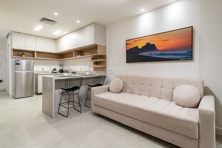 Apê com piscina e academia: Metrô 350m