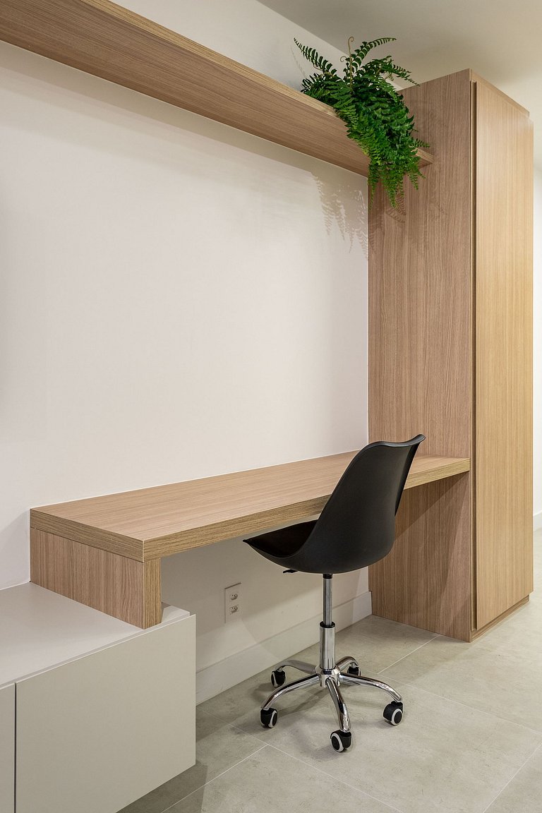 Apê com piscina e academia: Metrô 350m