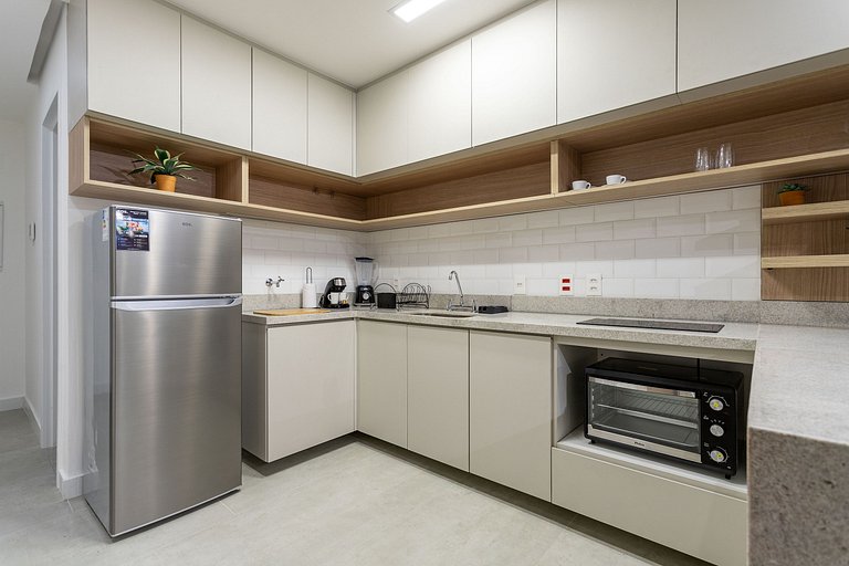 Apê com piscina e academia: Metrô 350m