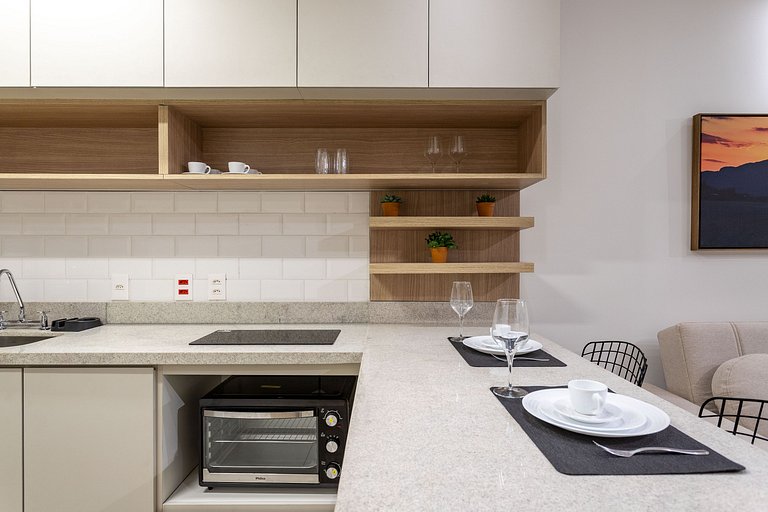 Apê com piscina e academia: Metrô 350m