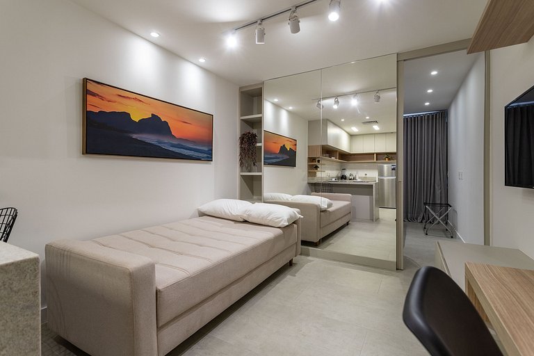 Apê with pool and gym: Metro 350m