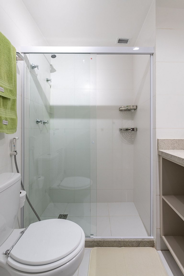 Apê with pool and gym: Metro 350m