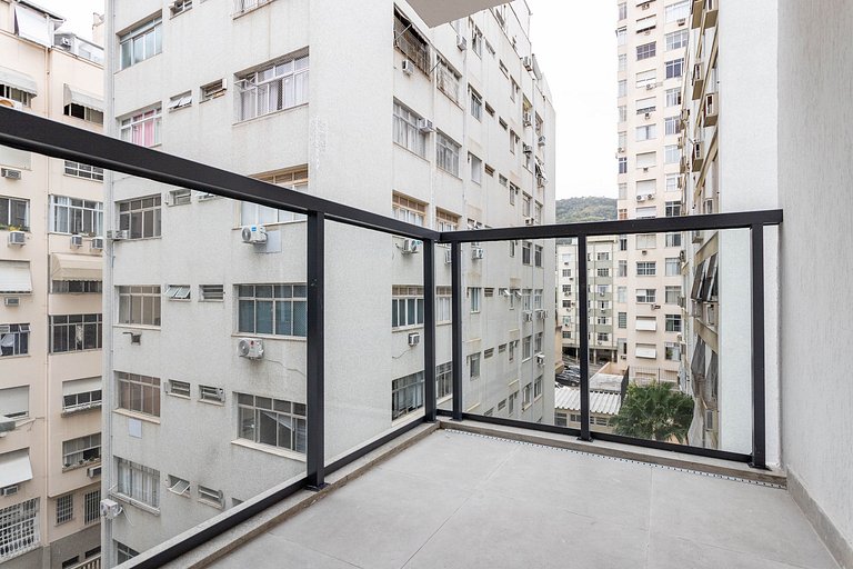 Apê com piscina e academia: Metrô 350m