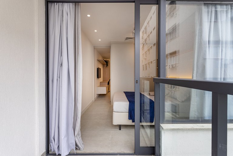 Apê com piscina e academia: Metrô 350m