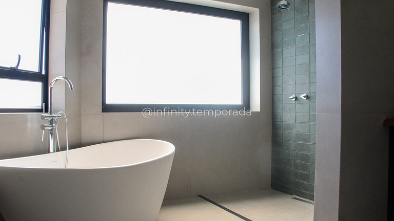 Igaratá Retreat Surrounded by Nature with Pool