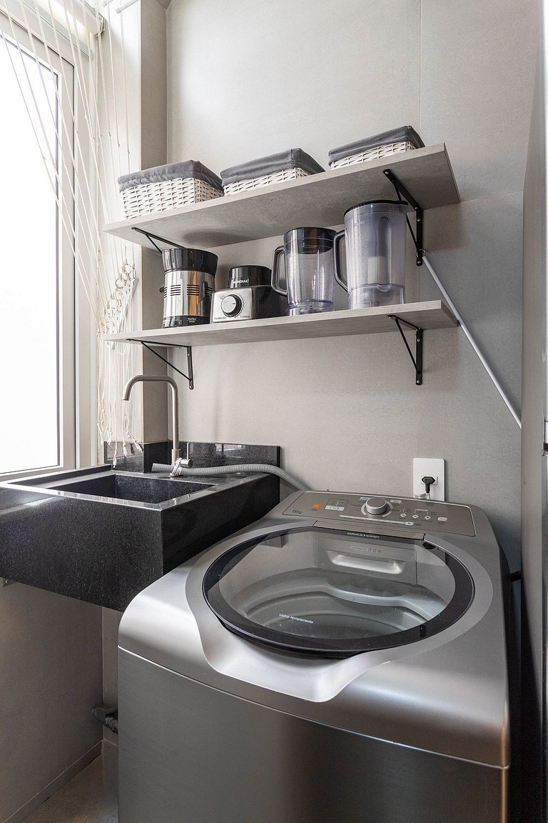 Fully equipped apartment in a prime Lapa location.