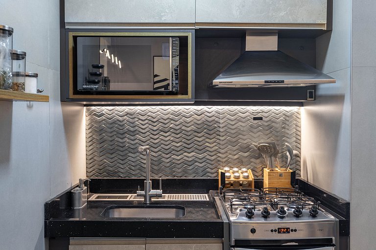 Fully equipped apartment in a prime Lapa location.