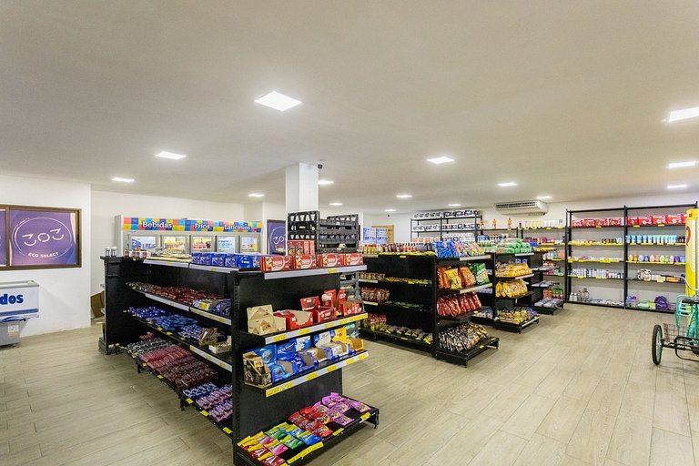 Exclusive Oceanfront Bungalow with Included Service — Eco Re