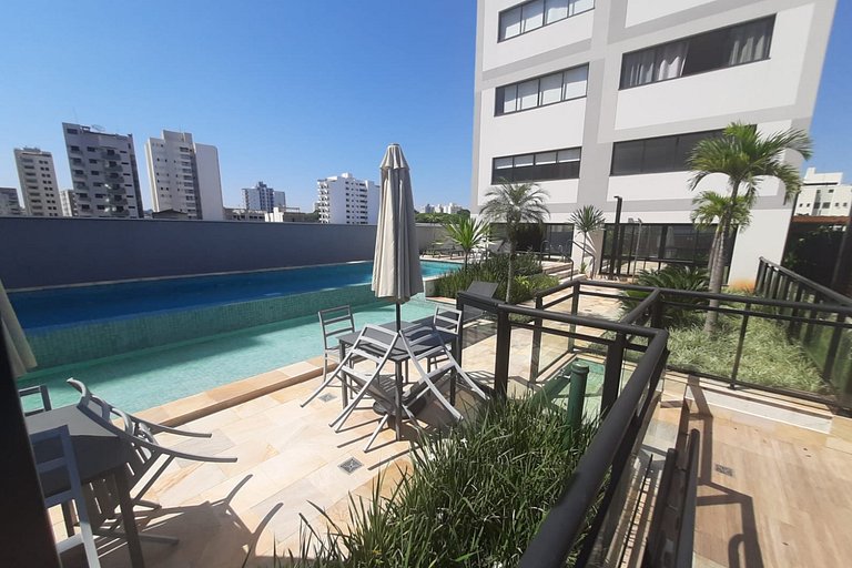 Apt completo: ar cond piscina e academia no Centro