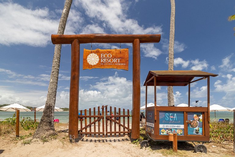 Beachfront Bungalow with Staff in Carneiros