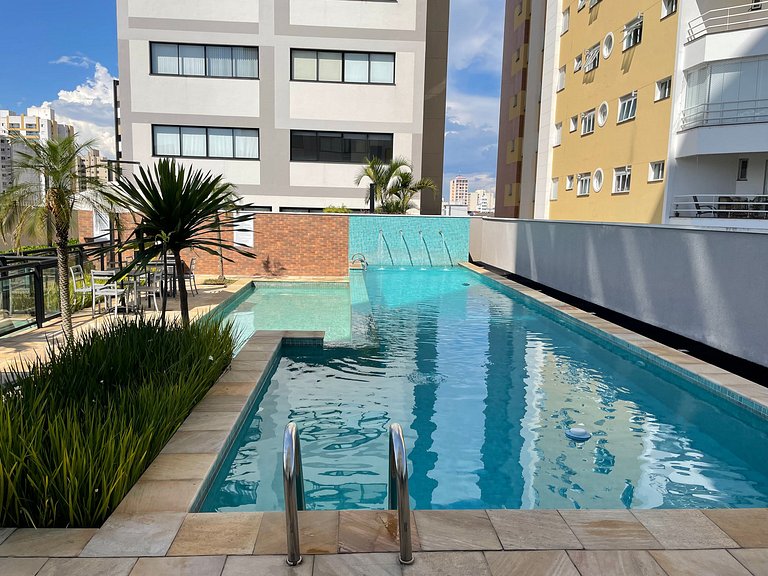 Apt completo: ar cond piscina e academia no Centro