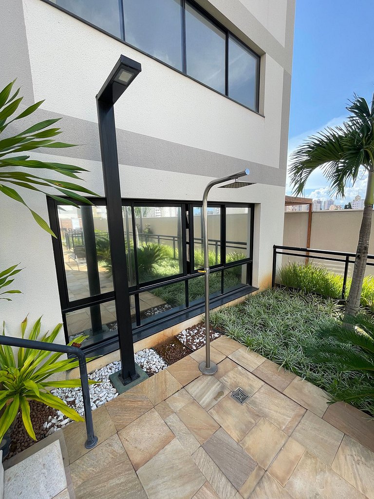 Fully equipped apt: A/C, pool & gym in Downtown