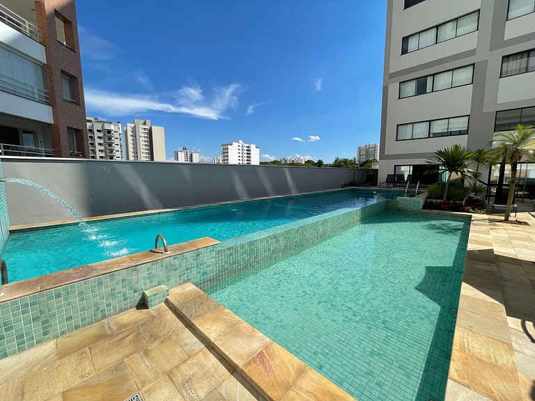 Apt completo: ar cond piscina e academia no Centro