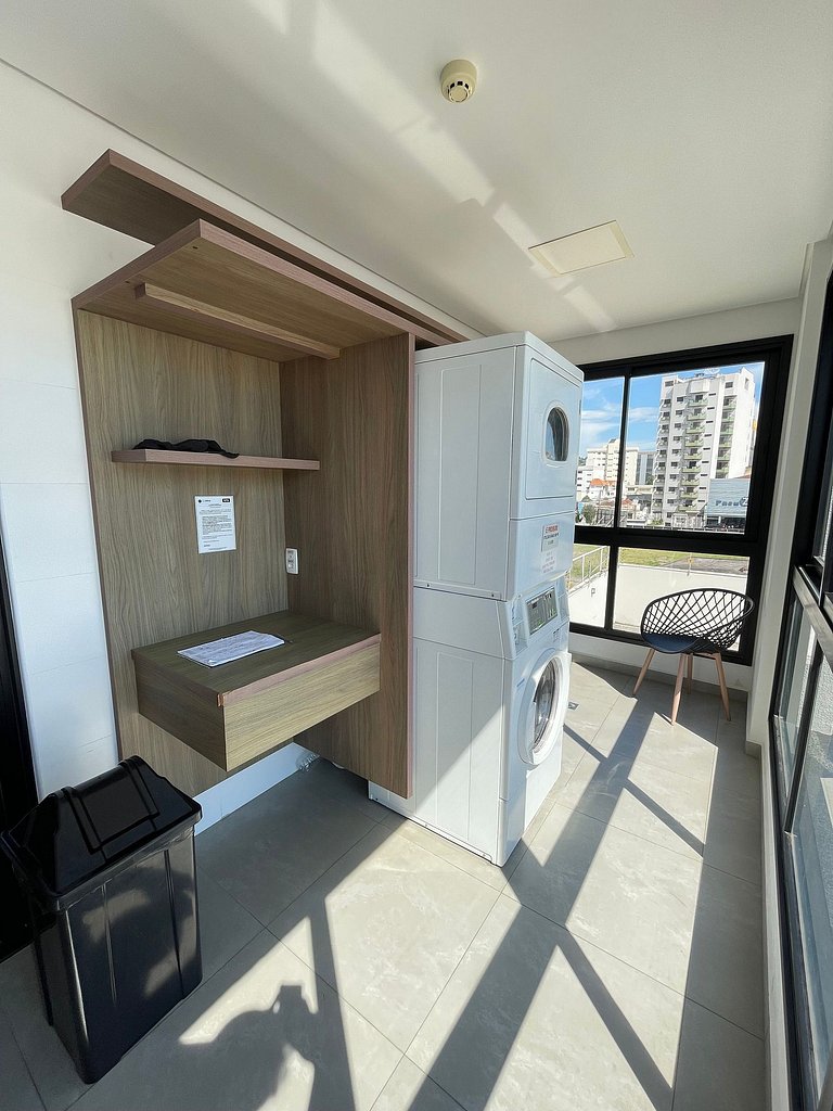 Fully equipped apt: A/C, pool & gym in Downtown