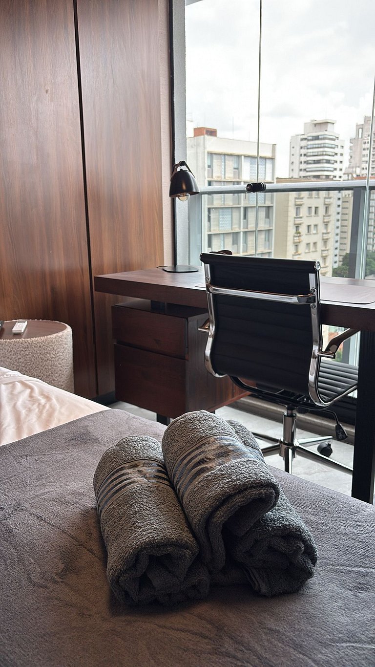 Air conditioning, pool, bed linens and towels