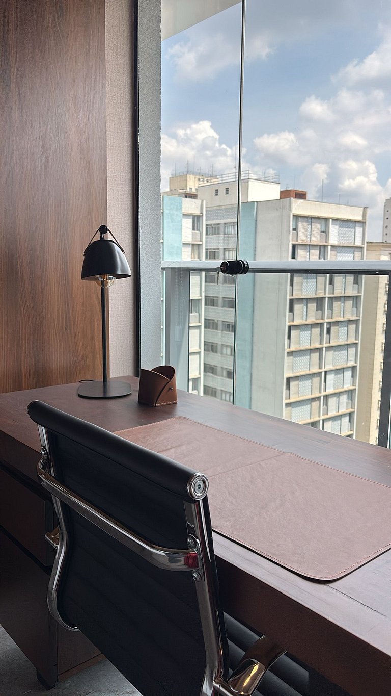 Air conditioning, pool, bed linens and towels