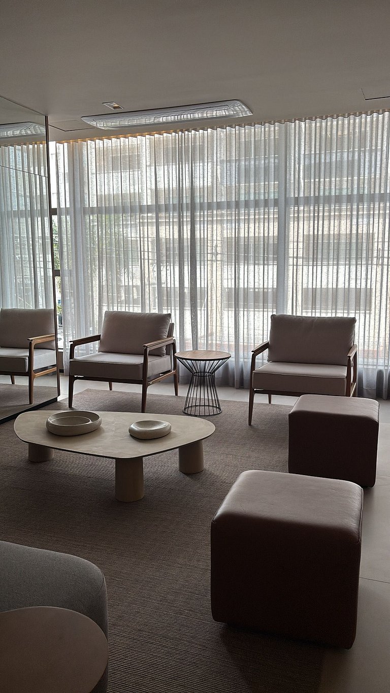 Ar condicionado, piscina, roupas de cama e muito mais