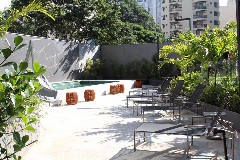 Ar condicionado, piscina, roupas de cama e muito mais