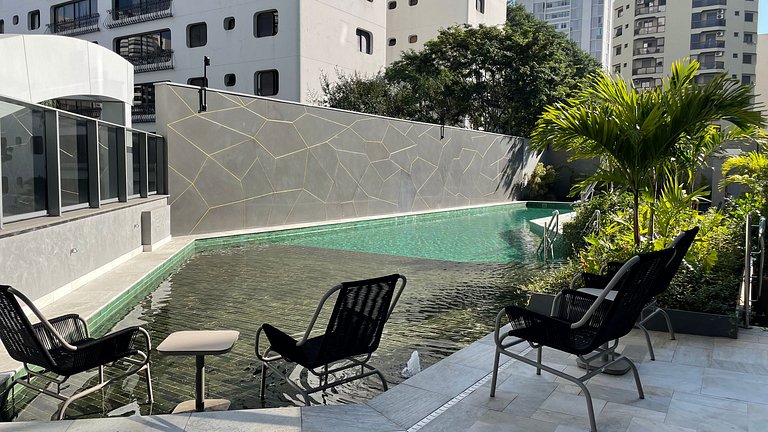 Ar condicionado, piscina, roupas de cama e muito mais