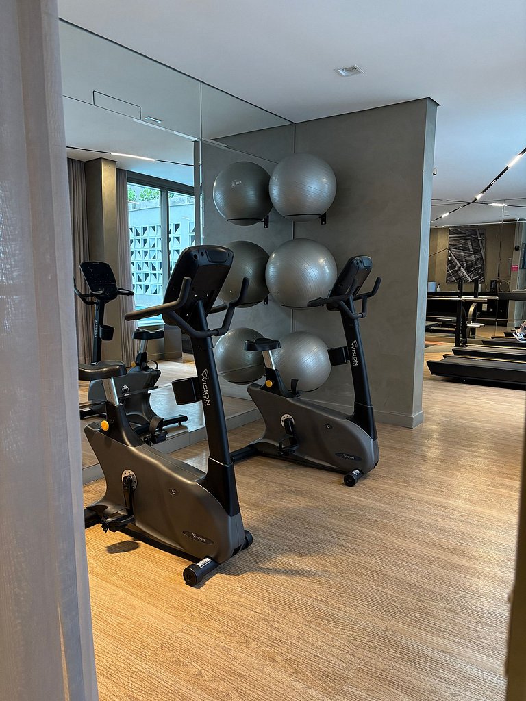 Air conditioning, pool, bed linens and towels