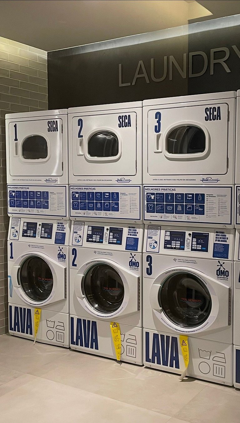 Air conditioning, pool, bed linens and towels