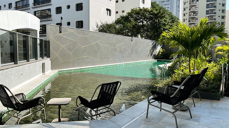 Air conditioning, pool, bed linens and towels