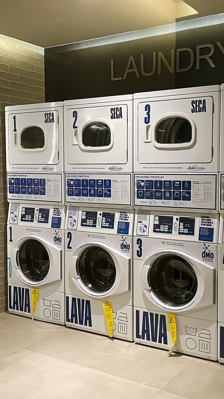 Air conditioning, pool, bed linens and towels