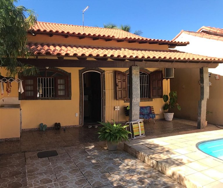Casa com piscina e churrasqueira na Praia Seca Araruama