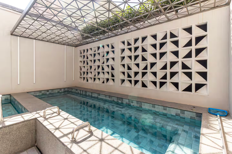Ar condicionado, piscina, roupas de cama e muito mais SP