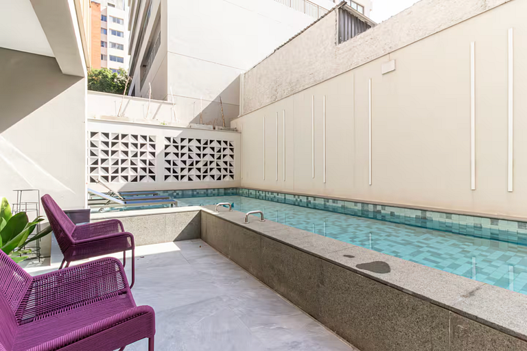 Ar condicionado, piscina, roupas de cama e muito mais SP