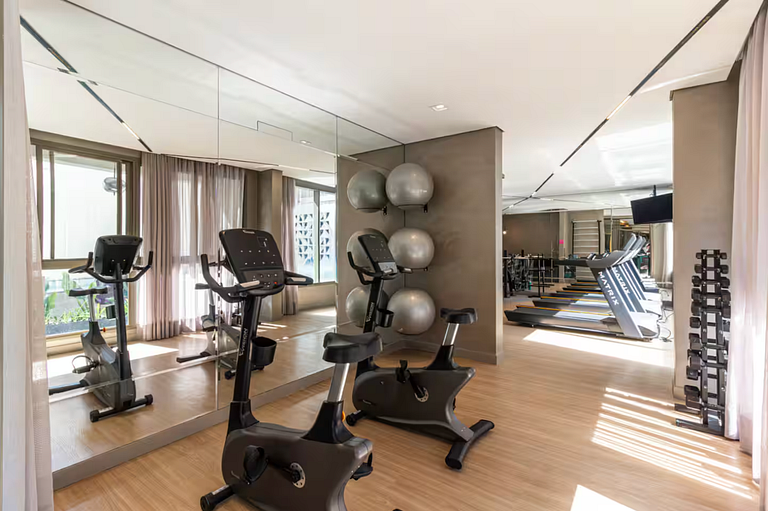 Apt in Paraíso for 4 – Pool, Gym & Wi-Fi