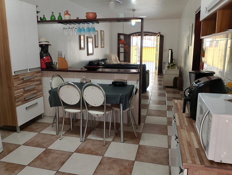 Casa com piscina e churrasqueira na Praia Seca Araruama