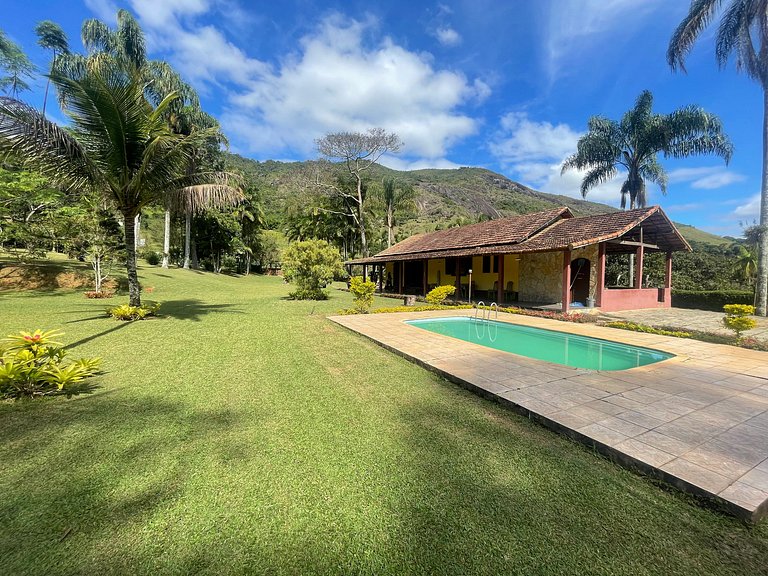 Cozy Farmhouse with Pool in Bom Jardim