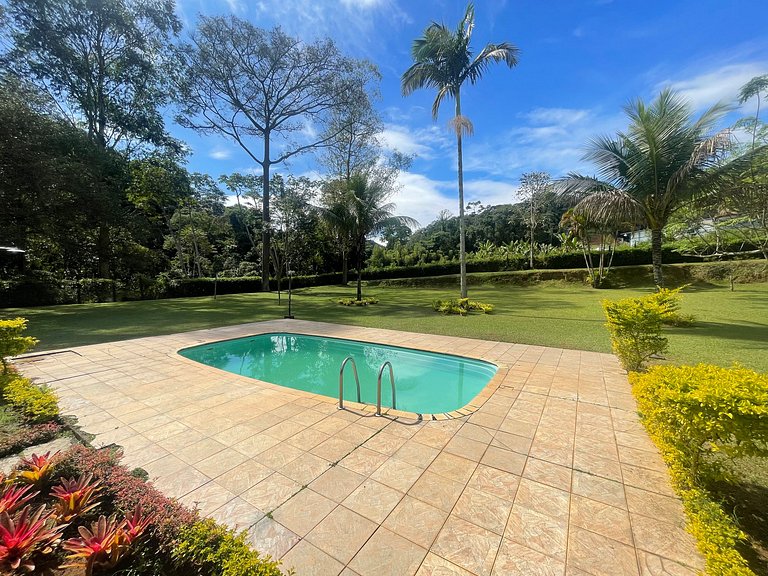 Cozy Farmhouse with Pool in Bom Jardim