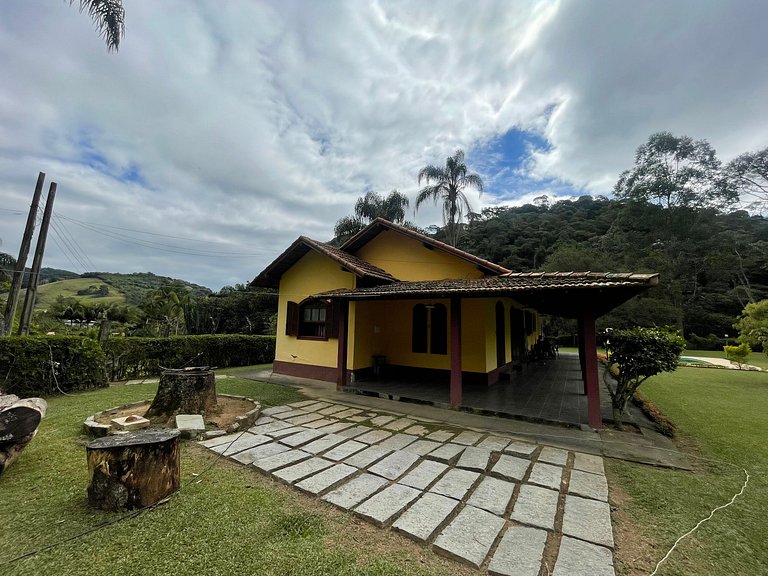 Cozy Farmhouse with Pool in Bom Jardim