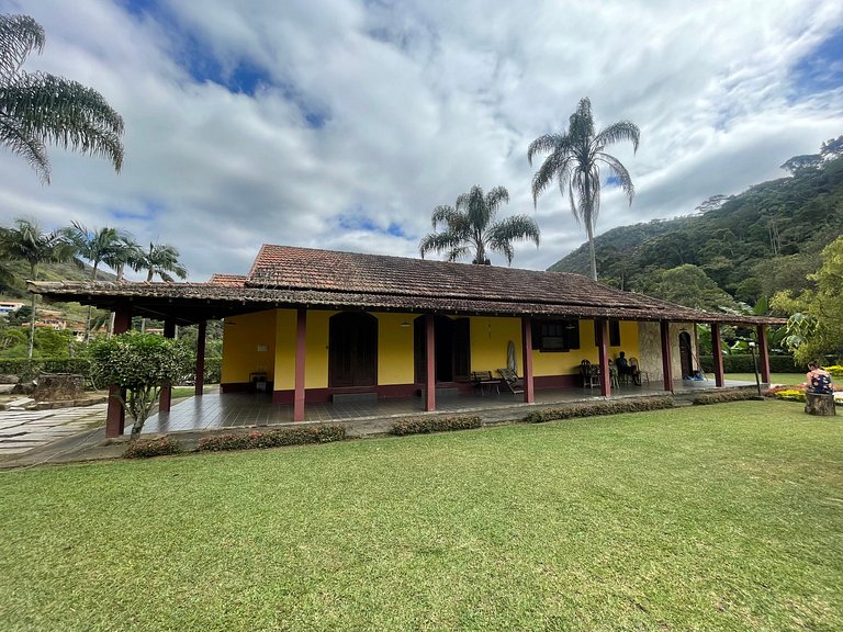 Cozy Farmhouse with Pool in Bom Jardim