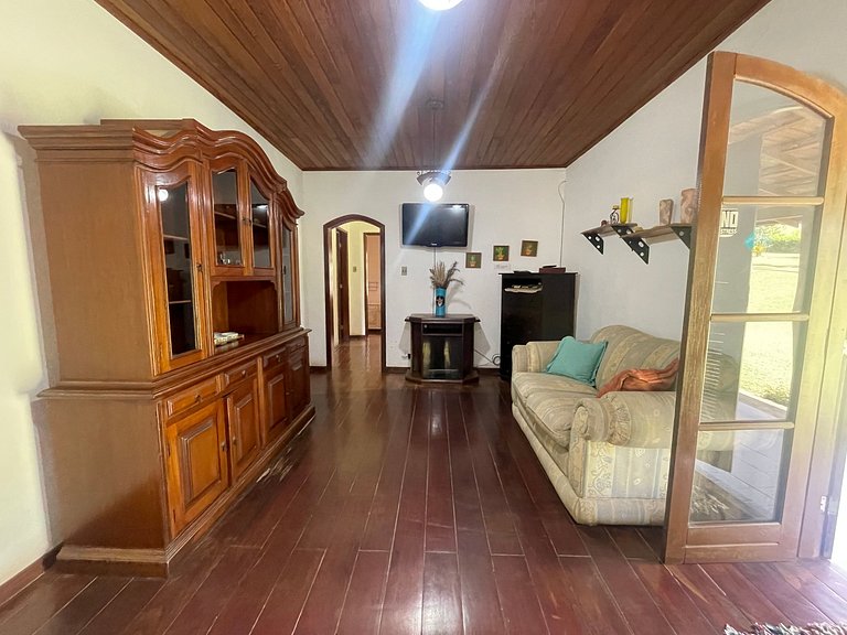 Cozy Farmhouse with Pool in Bom Jardim