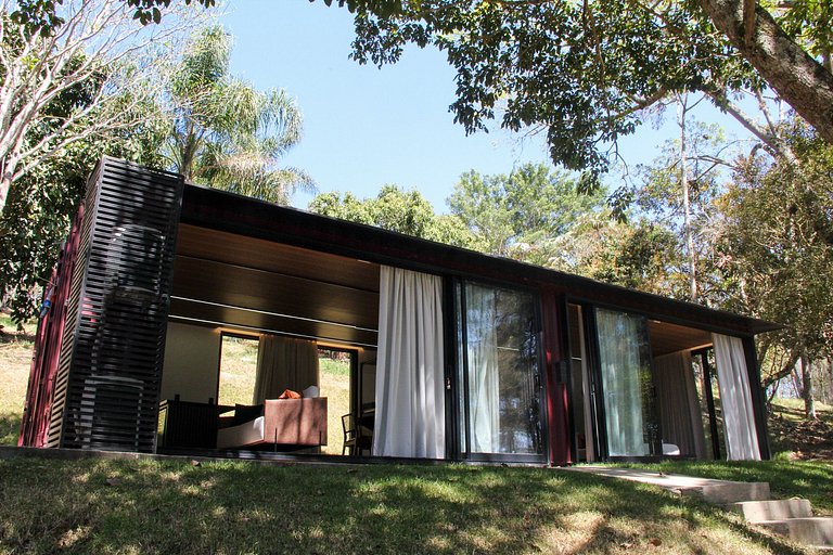 Romantic Chalet with Reservoir View in Igaratá