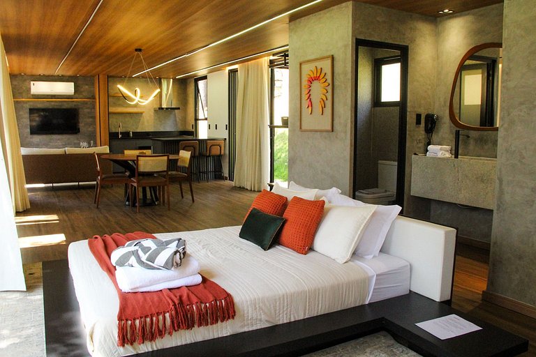 Romantic Chalet with Reservoir View in Igaratá