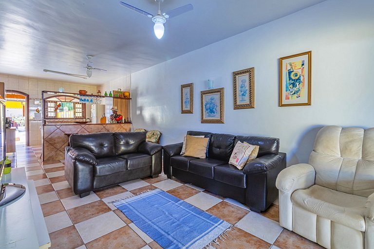 Casa com piscina e churrasqueira na Praia Seca Araruama