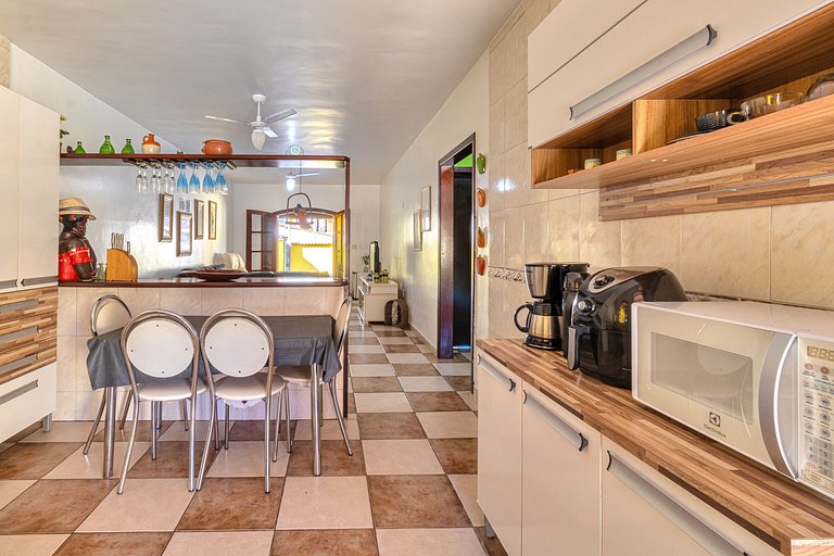Casa com piscina e churrasqueira na Praia Seca Araruama