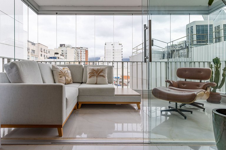 3-Bedroom Apartment 400m from Ipanema Beach