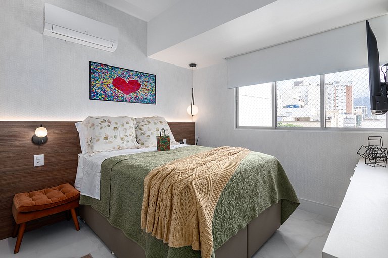 3-Bedroom Apartment 400m from Ipanema Beach