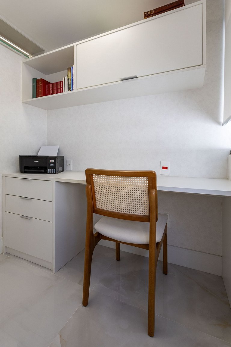 3-Bedroom Apartment 400m from Ipanema Beach