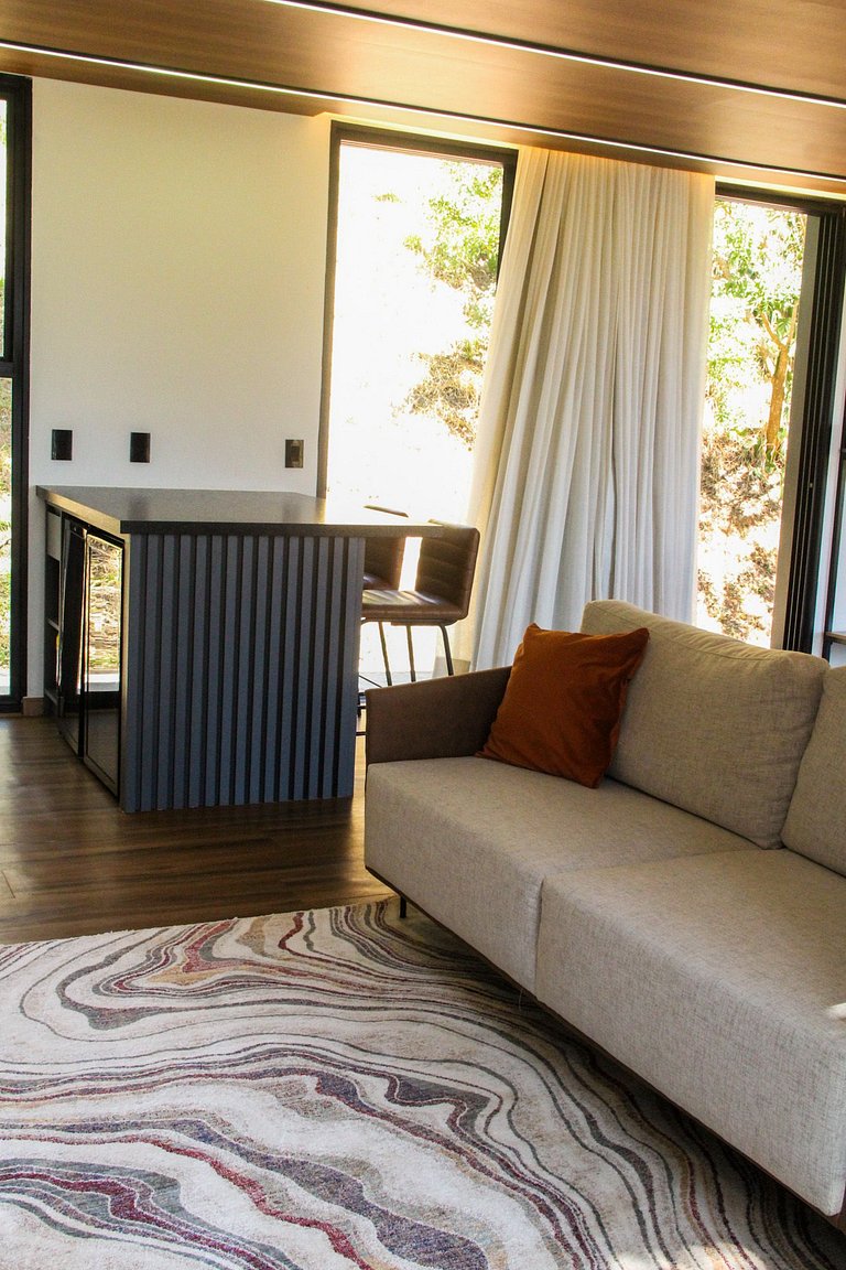 Romantic Chalet with Reservoir View in Igaratá