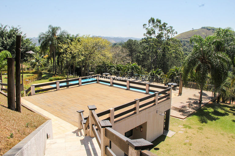 Igaratá: refúgio em meio a natureza com piscina e cabanas